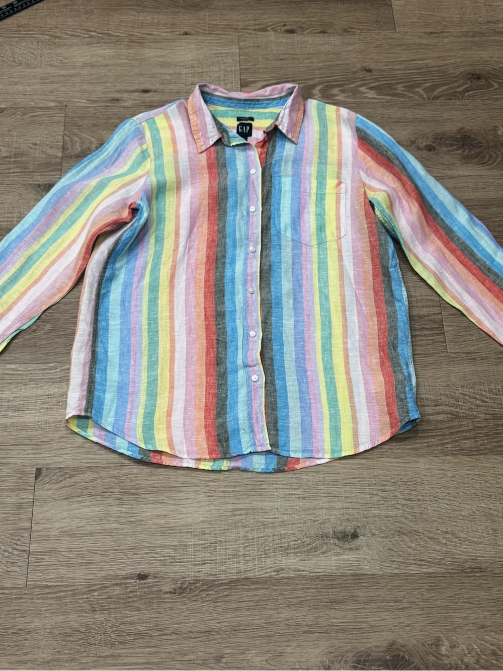 GAP 100% Linen Boyfriend Shirt Rainbow Multi Stripe Button Down Medium